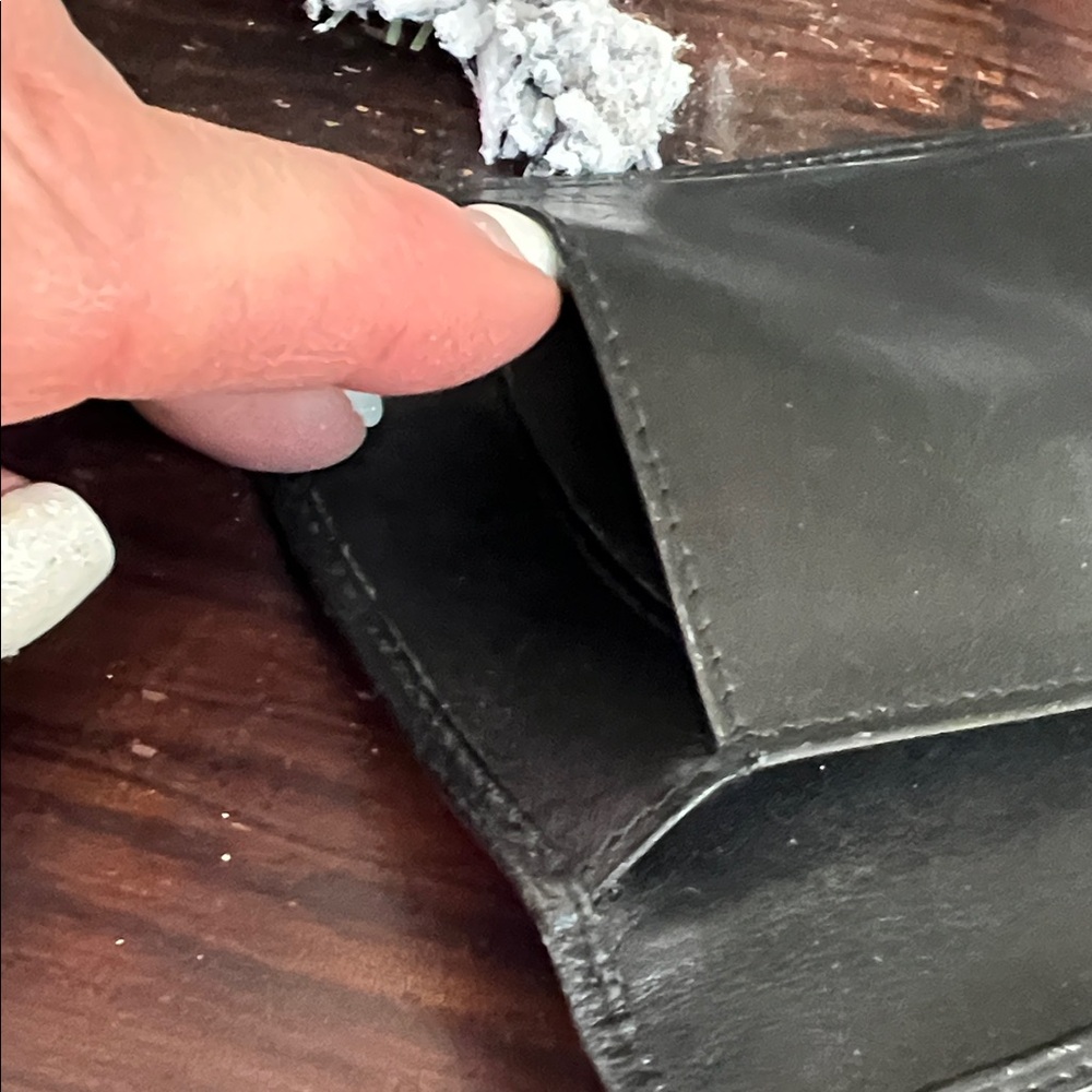 Sleek Black Derek Alexander  Leather Wallet - Picture 7 of 7